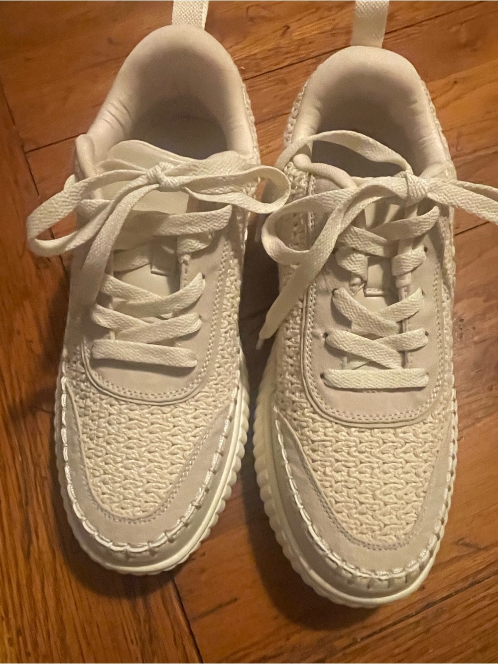 Women’s All-White Casual Knit Sneakers - Comfortable Everyday Shoe